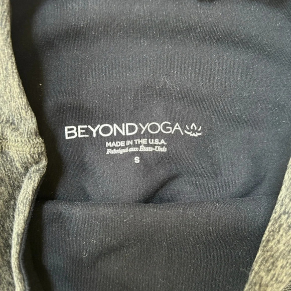 Beyond Yoga | Spacedye 7/8 High Waist Heathered Green Mesh Ankle, Size Small - Picture 4 of 8